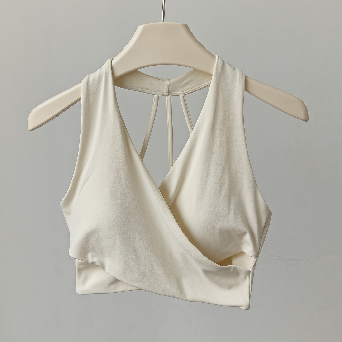 เสื้อชั้นในกีฬาแบบครอสคอวีออลอ - Pilates Yoga One บทวิจารณ์และราคา